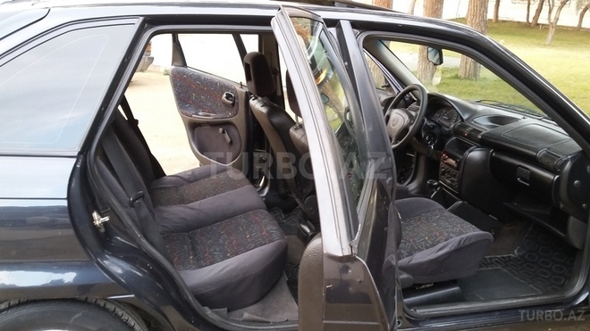 Opel Astra 1995, 265,000 km - 1.6 l - Bakı
