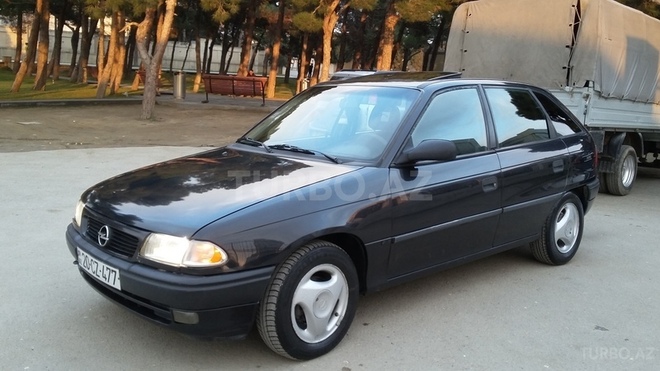 Opel Astra 1995, 265,000 km - 1.6 l - Bakı