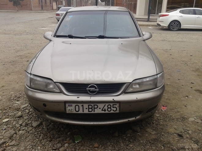Opel Vectra 1996, 300,000 km - 2.0 л - Gəncə