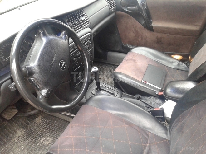 Opel Vectra 1996, 300,000 km - 2.0 л - Gəncə