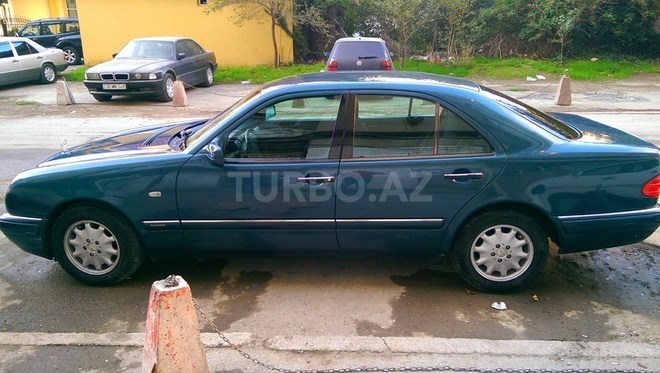 Mercedes E 300 1998, 225,000 km - 3.0 l - Bakı