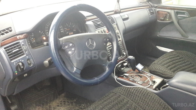 Mercedes E 320 1999, 552,691 km - 3.2 l - Bərdə
