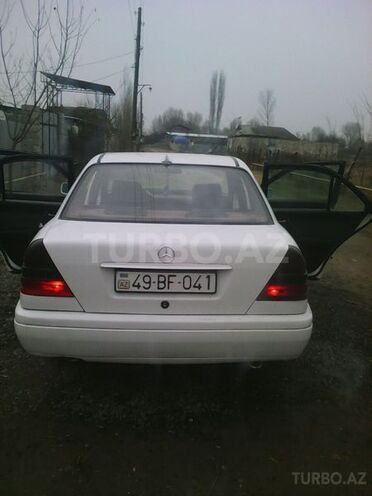 Mercedes A 200 1993, 443,437 km - 0.2 l - Saatlı