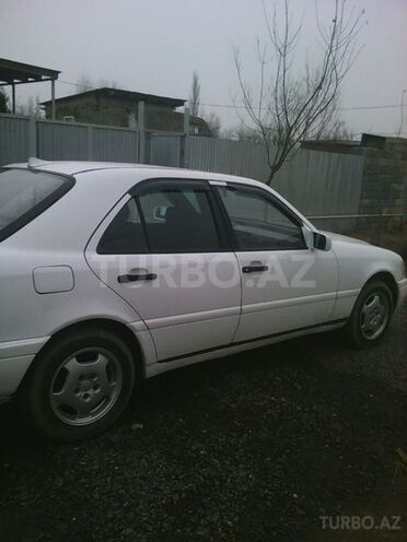 Mercedes A 200 1993, 443,437 km - 0.2 l - Saatlı
