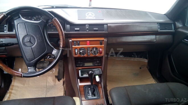 Mercedes E 200 1994, 270,000 km - 2.0 l - Balakən