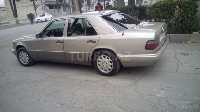 Mercedes E 200 1994, 270,000 km - 2.0 l - Balakən