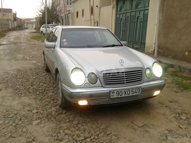 Mercedes E 240 1998, 275,000 km - 2.4 l - Bakı