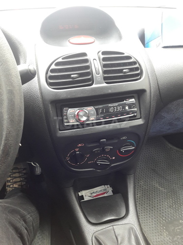 Peugeot 206 2004, 230,000 km - 1.4 л - Bakı