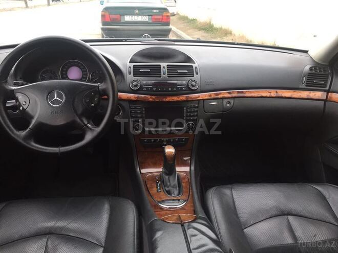 Mercedes E 240 2004, 240,000 km - 2.4 л - Sumqayıt