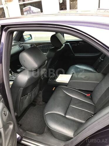Mercedes E 240 1999, 136,000 km - 2.4 l - Bakı