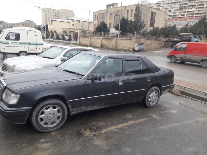Mercedes E 200 1991, 250,000 km - 2.0 l - Bakı