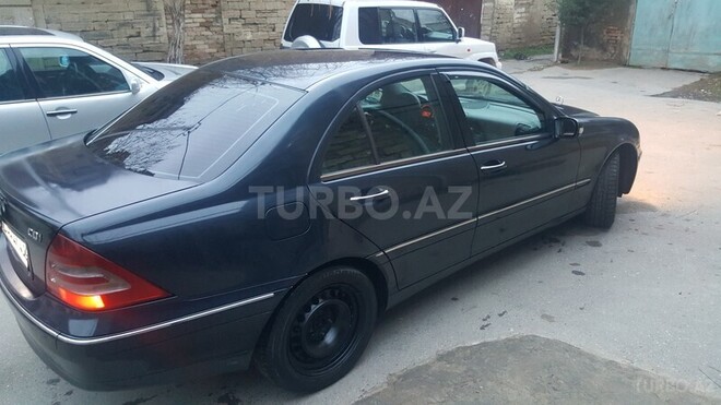 Mercedes C 220 2001, 329,000 km - 2.2 l - Bakı