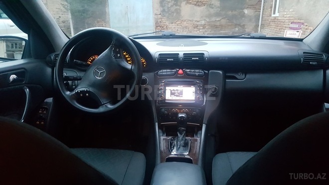 Mercedes C 220 2001, 329,000 km - 2.2 l - Bakı
