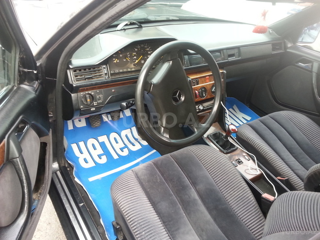 Mercedes E 200 1991, 320,000 km - 2.0 l - Bakı