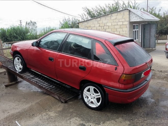 Opel Astra 1996, 235,000 km - 1.4 l - Bakı