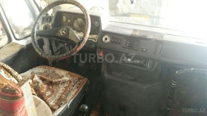 Mercedes  1995, 896,556 km - 2.5 l - İsmayıllı