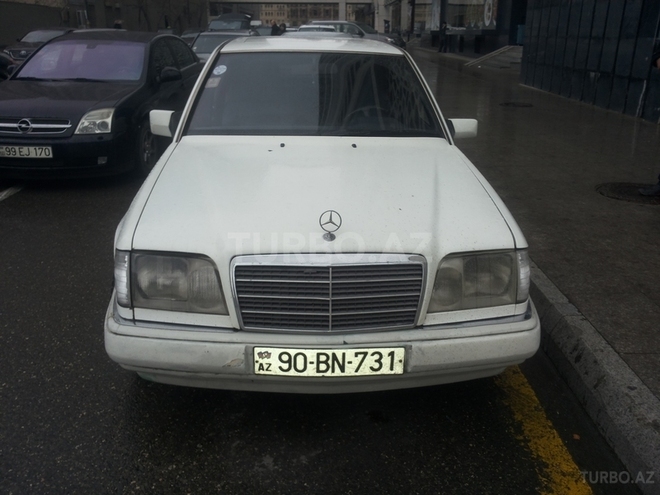 Mercedes E 200 1994, 335,456 km - 2.0 l - Bakı