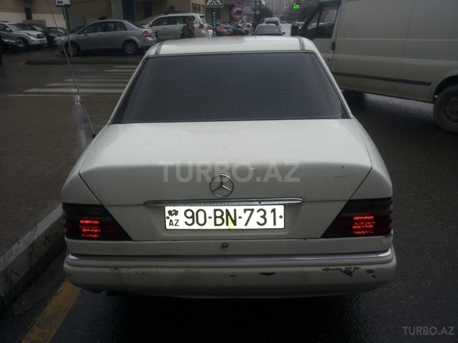 Mercedes E 200 1994, 335,456 km - 2.0 l - Bakı