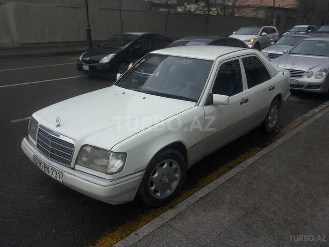 Mercedes E 200 1994, 335,456 km - 2.0 l - Bakı