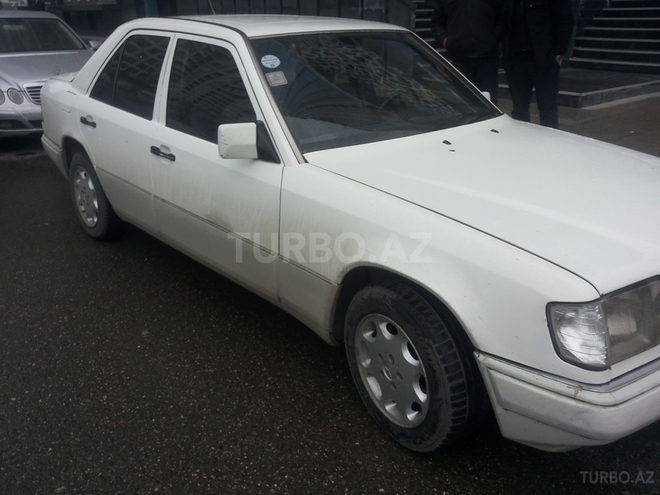 Mercedes E 200 1994, 335,456 km - 2.0 l - Bakı