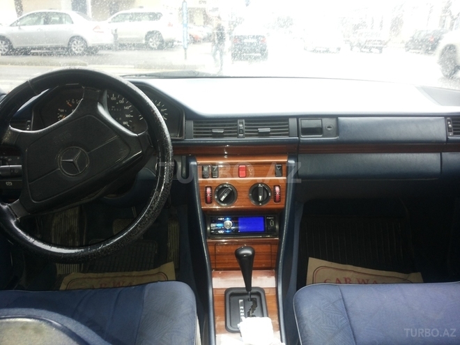 Mercedes E 200 1994, 335,456 km - 2.0 l - Bakı