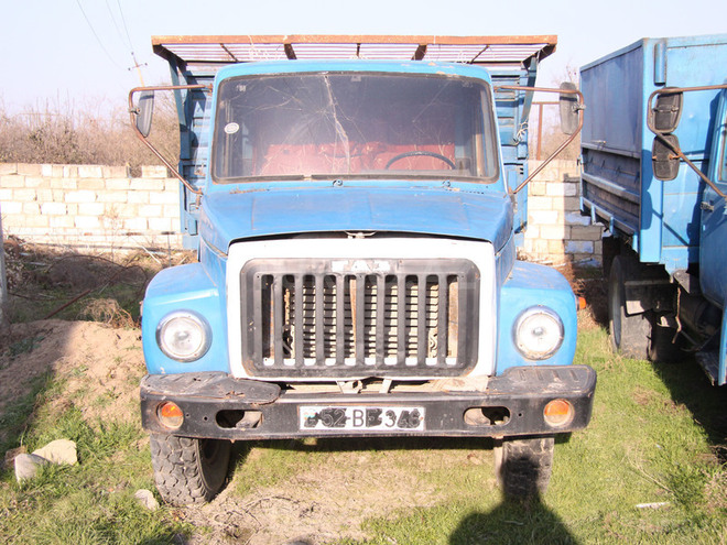 ZIL  1999, 200,000 km - 4.0 l - Salyan