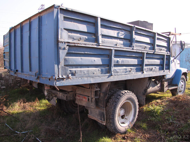 ZIL  1999, 200,000 km - 4.0 l - Salyan