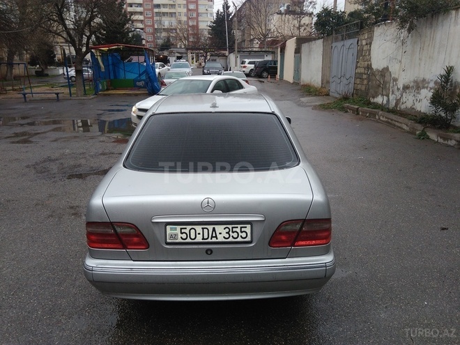 Mercedes E 240 1999, 240,000 km - 2.4 l - Bakı
