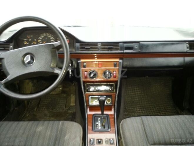 Mercedes E 230 1991, 255,142 km - 2.3 л - Sumqayıt