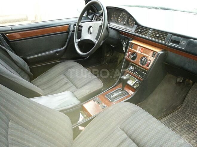 Mercedes E 230 1991, 255,142 km - 2.3 л - Sumqayıt