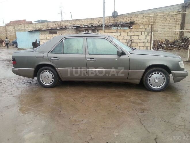 Mercedes E 230 1991, 255,142 km - 2.3 л - Sumqayıt
