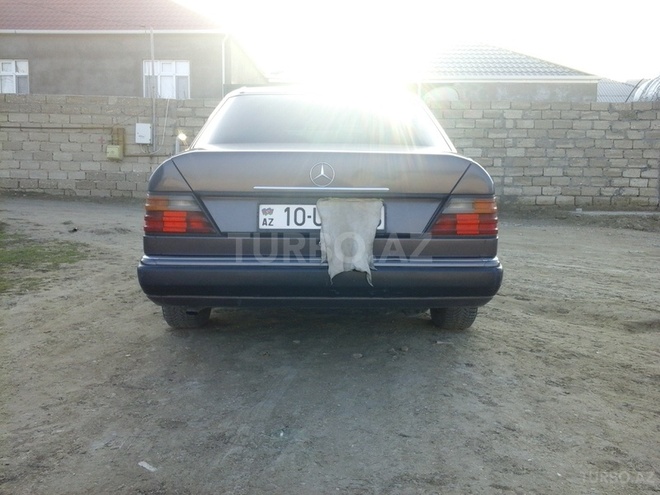 Mercedes E 200 1991, 301,100 km - 2.0 л - Bakı