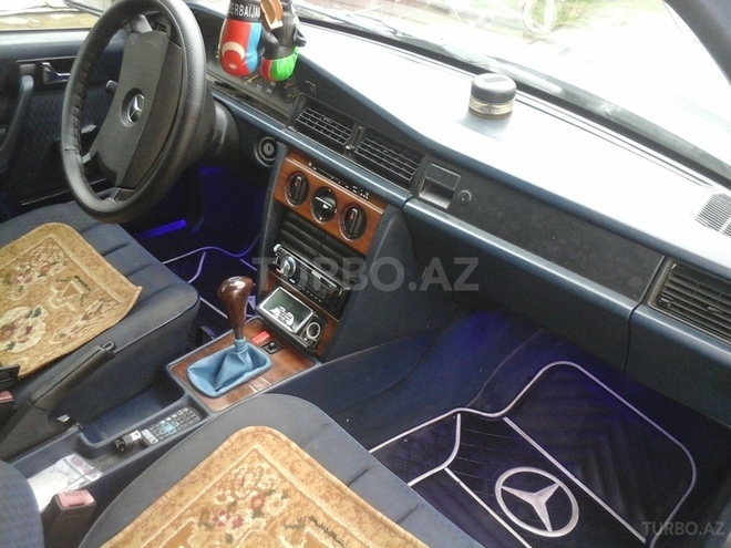 Mercedes 190 1990, 280,000 km - 2.0 l - Bakı