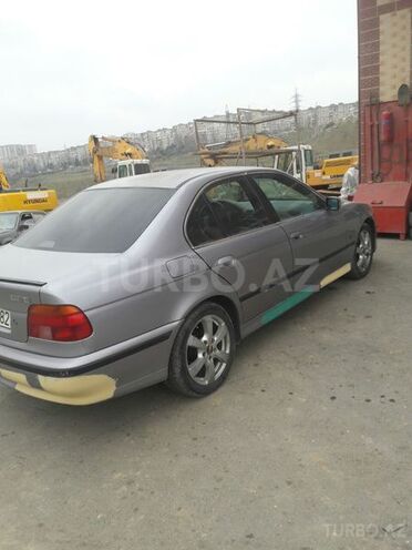 BMW 525 1998, 42,000 km - 2.5 l - Bakı