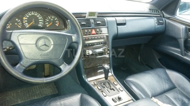 Mercedes E 240 1997, 285,000 km - 2.4 l - Bərdə