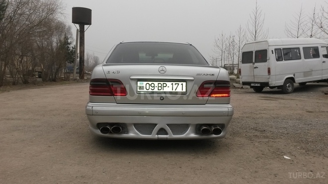 Mercedes E 240 1997, 285,000 km - 2.4 l - Bərdə