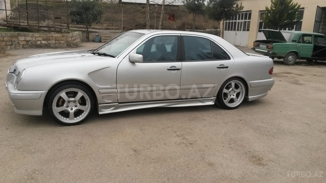 Mercedes E 240 1997, 285,000 km - 2.4 l - Bərdə