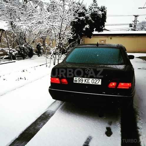 Mercedes E 270 2000, 366,000 km - 2.7 l - Ağsu