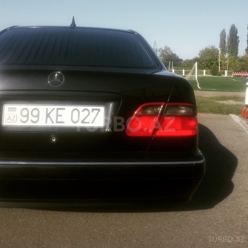 Mercedes E 270 2000, 366,000 km - 2.7 l - Ağsu