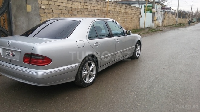 Mercedes E 240 2001, 154,189 km - 2.6 l - Bakı