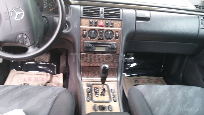 Mercedes E 240 2001, 154,189 km - 2.6 l - Bakı