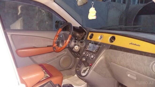 Mitsubishi Airtrek 2001, 256,712 km - 2.0 л - Tovuz