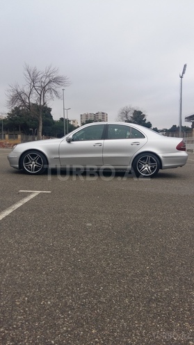 Mercedes E 220 2002, 26,000 km - 2.2 l - Bakı