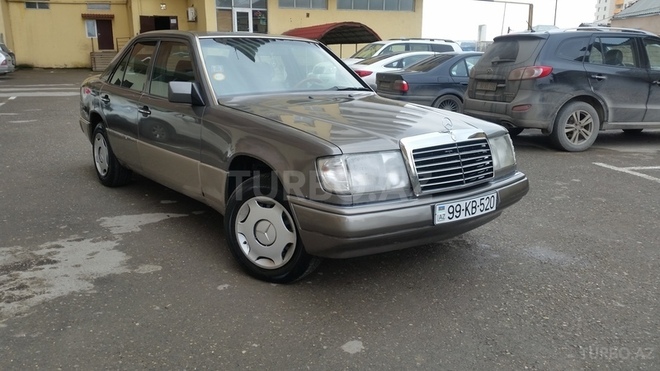 Mercedes E 200 1992, 354,000 km - 2.1 l - Bakı