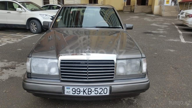 Mercedes E 200 1992, 354,000 km - 2.1 l - Bakı