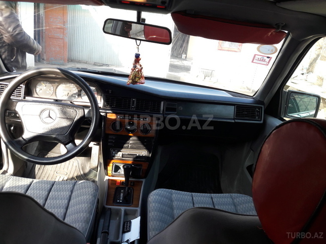Mercedes 190 1993, 253,680 km - 2.0 l - Beyləqan