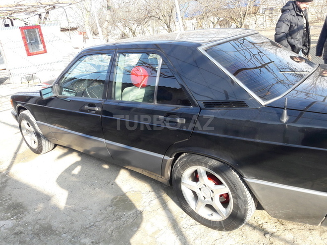 Mercedes 190 1993, 253,680 km - 2.0 l - Beyləqan