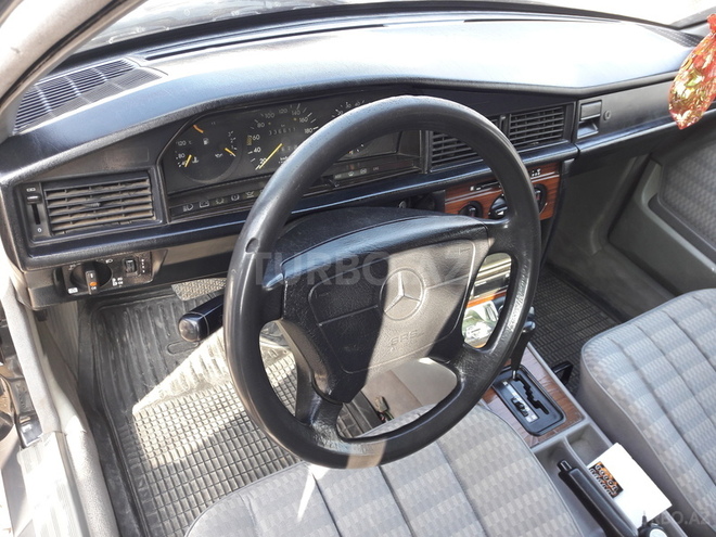 Mercedes 190 1993, 253,680 km - 2.0 l - Beyləqan
