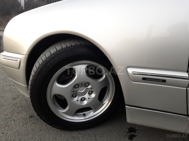 Mercedes E 320 2000, 171,000 km - 3.2 l - Zaqatala