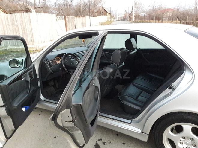 Mercedes E 320 2000, 171,000 km - 3.2 l - Zaqatala